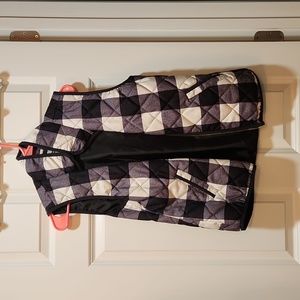 Black/ white gingham vesr
